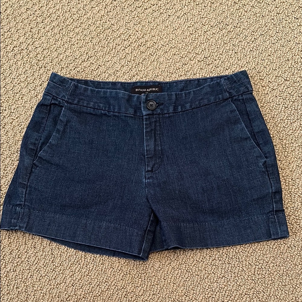 Banana Republic Women's Denim Shorts. Hampton Fit. Size 25 / 0